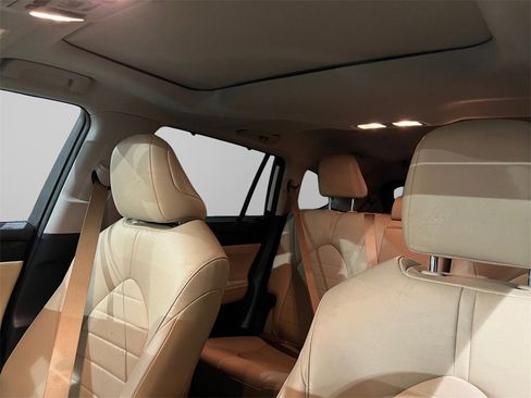 Used 2023 Toyota Highlander XLE image 43