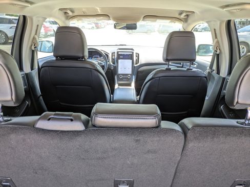 Used 2023 Ford Edge SEL image 10