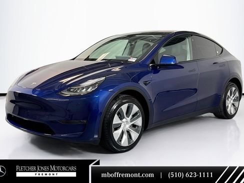 Used 2022 Tesla Model Y Long Range image 1