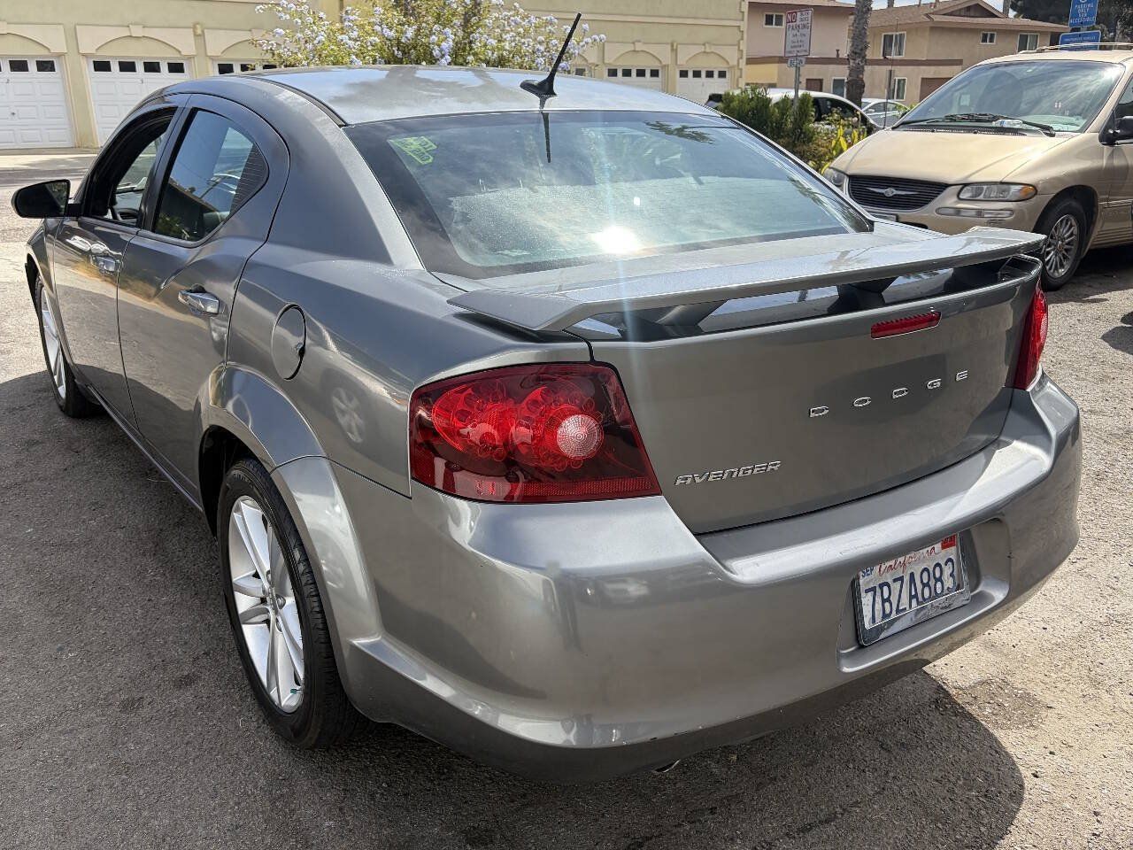Used 2013 Dodge Avenger SE FWD image 5