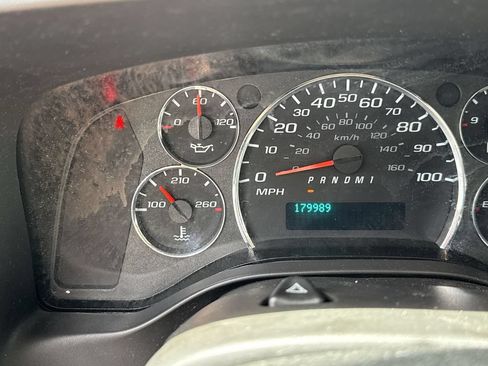 Used 2021 Chevrolet Express 2500 RWD image 46