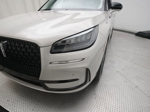 Used 2023 Lincoln Corsair Standard w/ Equipment Group 101A image 3