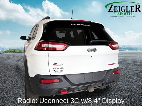 Used 2018 Jeep Cherokee Trailhawk AWD/4WD image 4