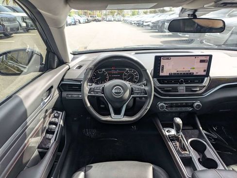 Used 2023 Nissan Altima 2.5 SR w/ SR Premium Package FWD image 15