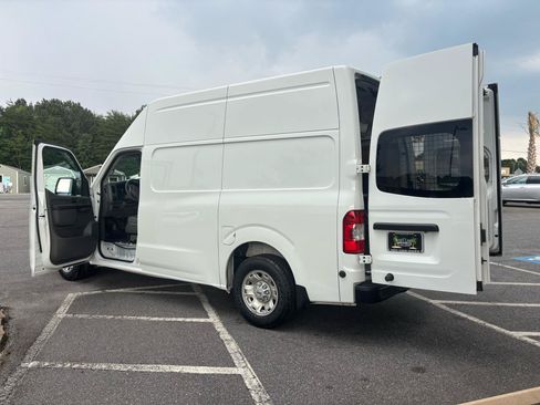 Used 2021 Nissan NV 2500 SV w/ Back Door Glass Package RWD image 23