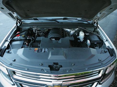 Used 2015 Chevrolet Suburban LTZ AWD/4WD image 7