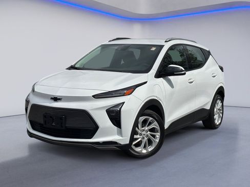 Used 2023 Chevrolet Bolt EUV LT image 2