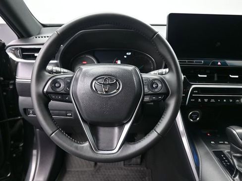 Used 2024 Toyota Venza Nightshade image 2