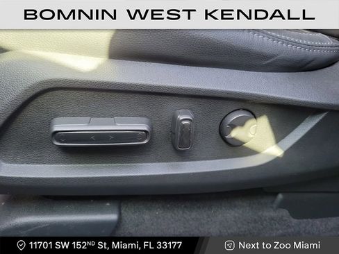 Used 2025 Honda Pilot EX-L image 12