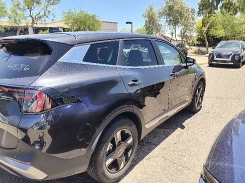 Certified 2026 Kia Sportage LX FWD image 12