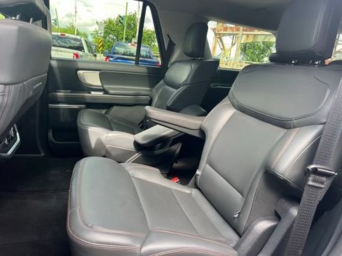 Used 2025 Ford Expedition Active AWD/4WD image 22