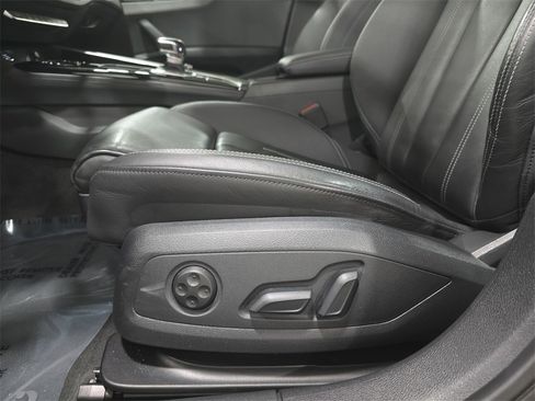 Used 2023 Audi A4 2.0T Premium w/ Convenience Package image 27