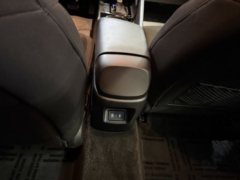 Used 2025 Hyundai Elantra SEL image 27