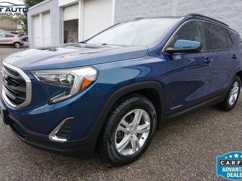 Used 2020 GMC Terrain SLE w/ Driver Convenience Package AWD/4WD image 3