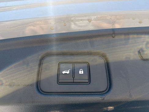Used 2024 Nissan Pathfinder Platinum AWD/4WD image 11