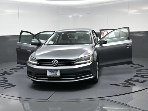 Used 2017 Volkswagen Jetta S w/ Jetta S Cold Weather Package FWD image 22