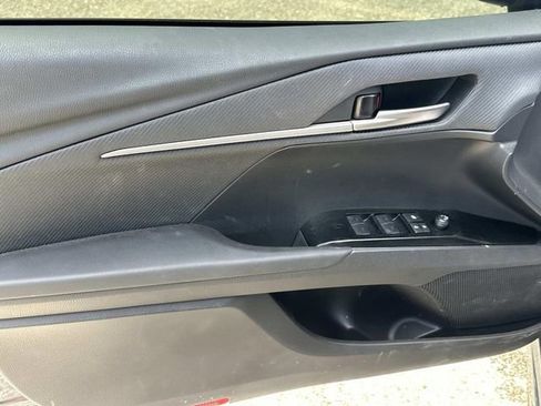 Used 2025 Toyota Camry SE FWD image 11