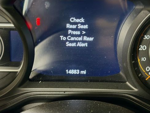 Used 2026 Jeep Wrangler Unlimited Sahara AWD/4WD image 14