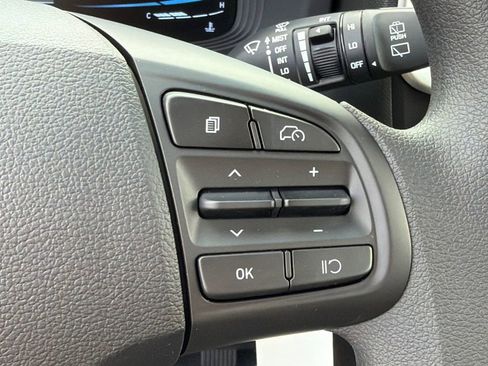 New 2026 Hyundai Venue SE FWD image 25