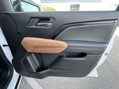 New 2026 GMC Canyon AT4 w/ AT4 Premium Package image 26