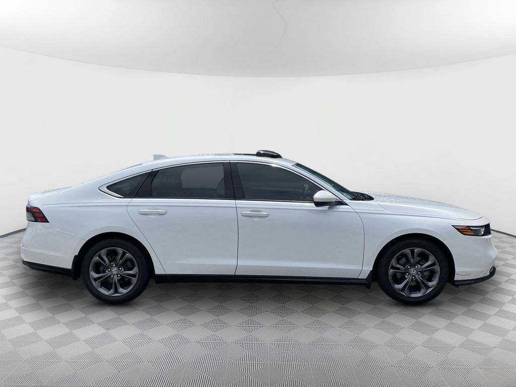 Used 2023 Honda Accord EX image 9