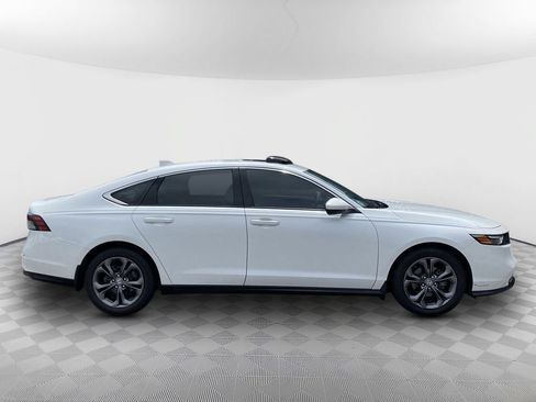 Used 2023 Honda Accord EX image 9