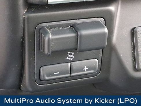 Used 2023 GMC Sierra 2500 Denali w/ Denali Black Diamond Edition image 12