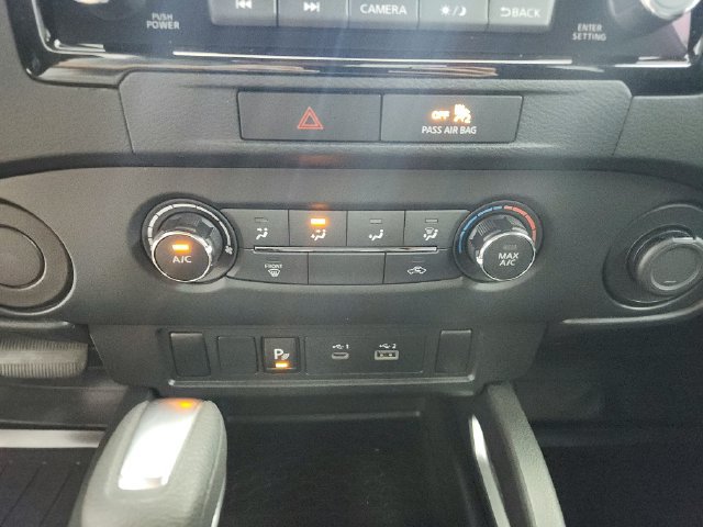 Used 2022 Nissan Frontier SV w/ Technology Package RWD image 28