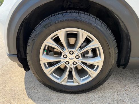 Used 2022 Ford Explorer Limited w/ Equipment Group 301A RWD image 10