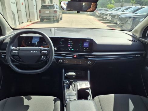 Certified 2026 Kia Sportage LX w/ LX Convenience Package FWD image 3