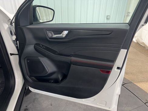 Used 2022 Ford Escape SEL w/ SEL Stealth AWD Package image 21