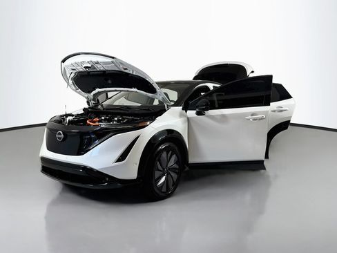 Used 2023 Nissan Ariya AWD/4WD image 21