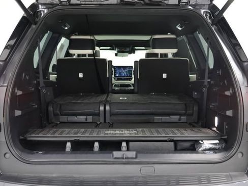 Used 2025 Toyota Sequoia Capstone AWD/4WD image 18