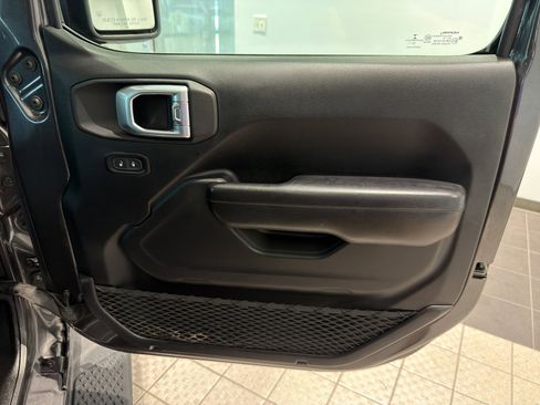 Used 2020 Jeep Gladiator Sport w/ Quick Order Package 24S image 26