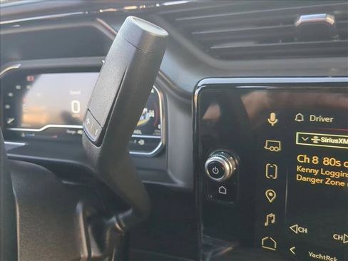 Used 2025 GMC Sierra 2500 AT4 w/ AT4 Premium Plus Package AWD/4WD image 12