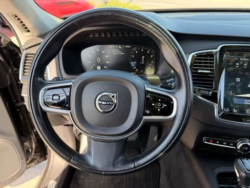 Used 2018 Volvo XC90 T6 Momentum w/ Convenience Package AWD/4WD image 16