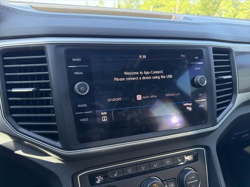 Used 2019 Volkswagen Atlas SE w/ Panoramic Sunroof Package FWD image 27