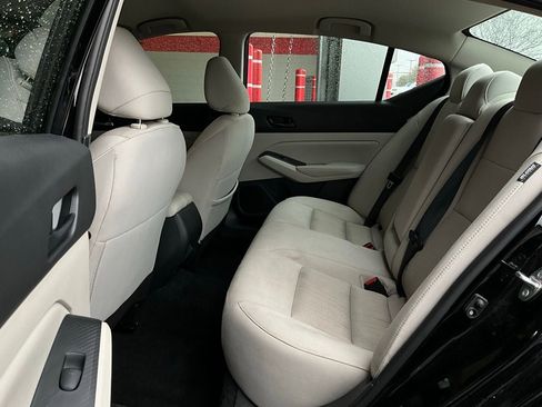 Used 2025 Nissan Altima 2.5 SV image 12