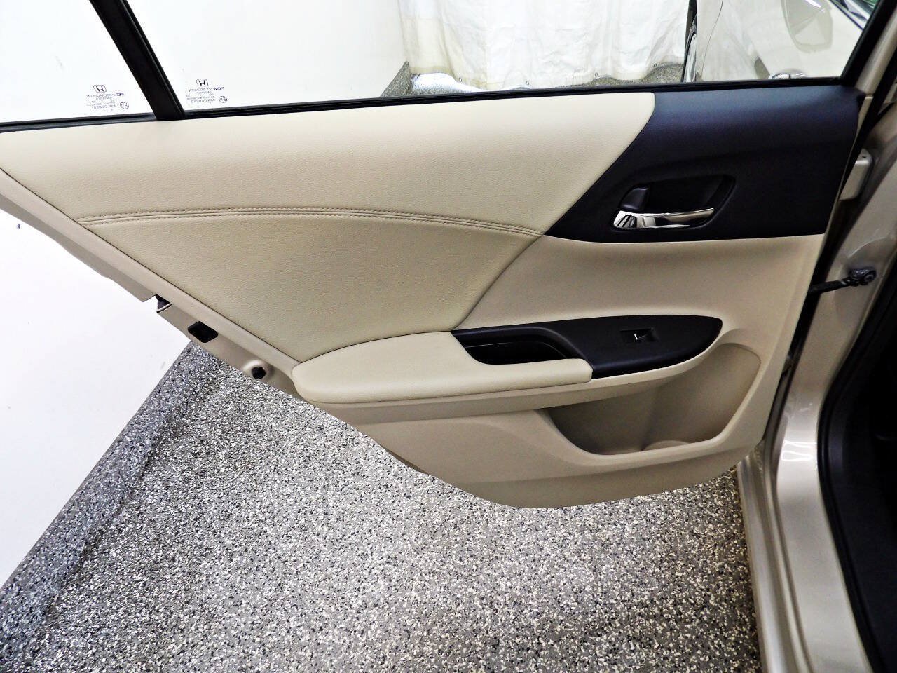 Used 2013 Honda Accord EX image 9