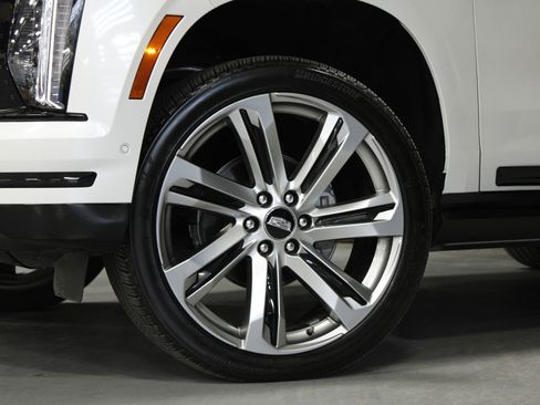Used 2025 Cadillac Escalade Sport Platinum AWD/4WD image 10