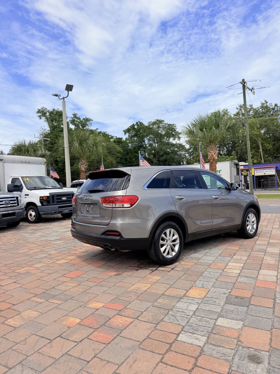 Used 2017 Kia Sorento L FWD image 6
