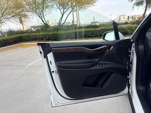Used 2020 Tesla Model X Long Range image 23