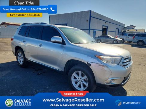 Used 2011 Toyota Highlander SE w/ Tow Pkg FWD image 5