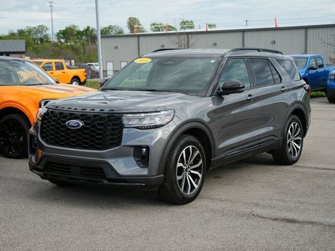 Used 2025 Ford Explorer ST-Line RWD image 10
