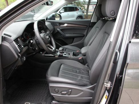 Used 2023 Audi Q5 2.0T Premium w/ Convenience Package AWD/4WD image 11