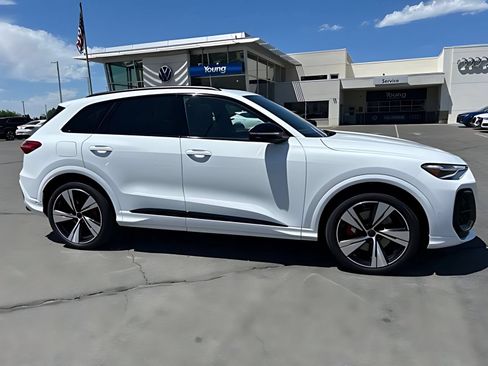 New 2026 Audi SQ5 Prestige AWD/4WD image 2