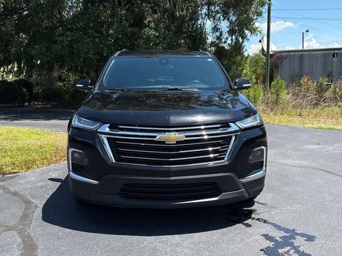 Used 2022 Chevrolet Traverse LT FWD image 2