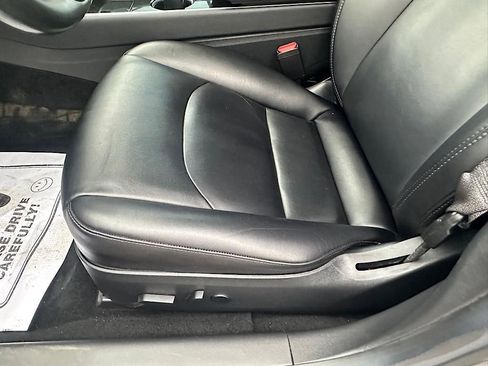 Used 2017 Tesla Model 3 Long Range image 17