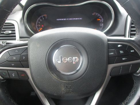 Used 2018 Jeep Grand Cherokee Laredo image 9