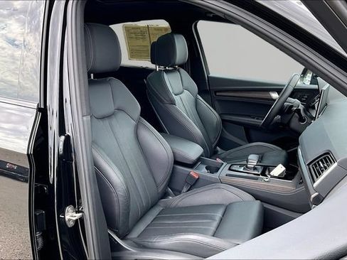 Used 2023 Audi Q5 2.0T Premium Plus w/ Premium Plus Package AWD/4WD image 7